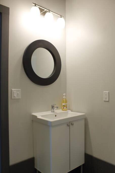 Suite #B, Industrial Styling, Ac Halifax Esterno foto